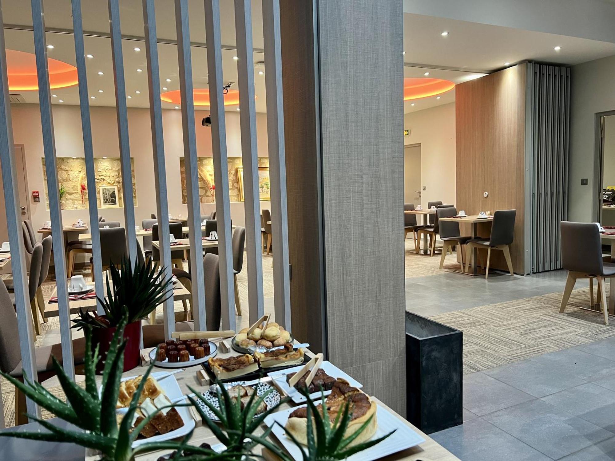 Western De France Hotel 3*